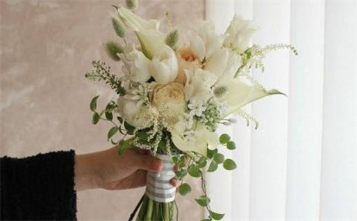 农历二〇三三年二月初一黄历不适合结婚吗,结婚好日子有哪些