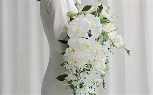 今天农历二〇三二年八月十八黄历迎亲不适宜吗,结婚吉日