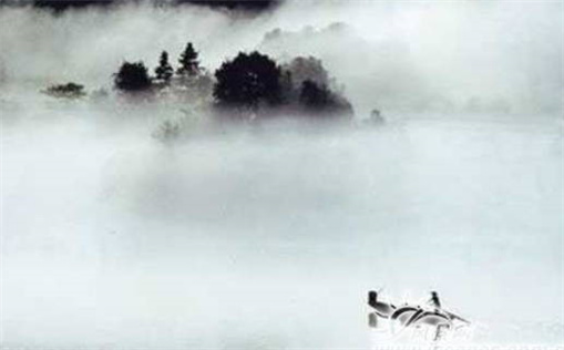 2023年8月22日乔迁宜忌解析：适合的传统与注意事项