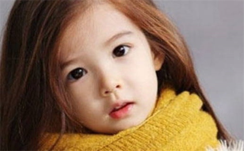 何姓男孩子取名