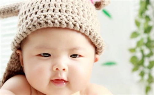 何姓女宝宝取什么名字好？421个寓意吉祥名字推荐