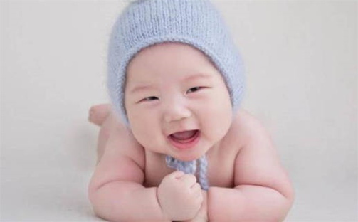 周姓女孩子取名